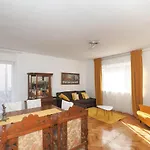 Paradise Premium Zára