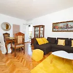 Paradise Premium Zára